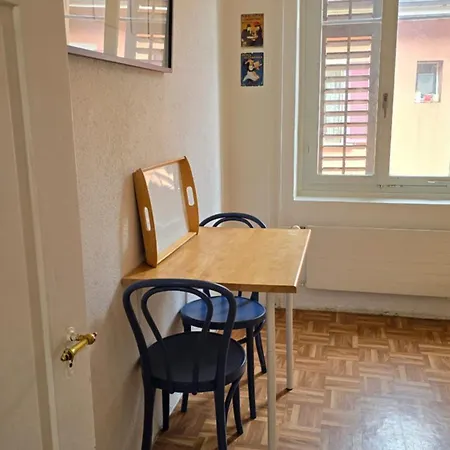 Mi Casa Es Su Casa *